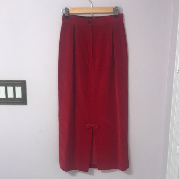 Vintage Rebecca Thomas Red Velvet Skirt. - Picture 4 of 9